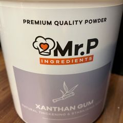 Xanthan gum powder