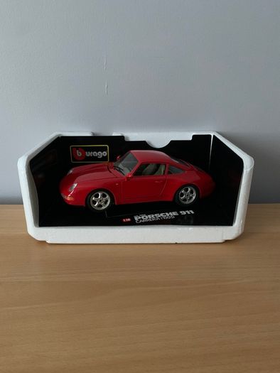 Porsche 911 Carrera 1993 1/18 Burago Model Car