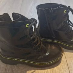 Kids boots