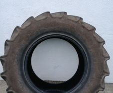 16.9 / R30 Tractor Tyre