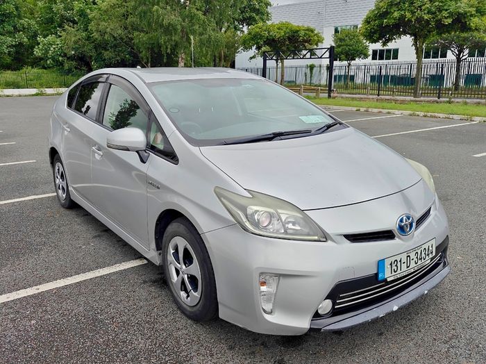 2013 Toyota Prius 1.8 Hybrid - Priced to Sell