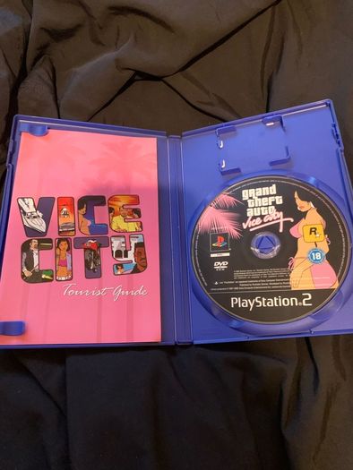 Grand Theft Auto: Vice City PS2 game w poster