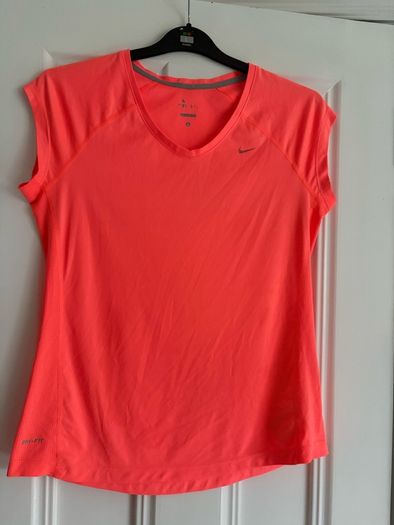 nike top