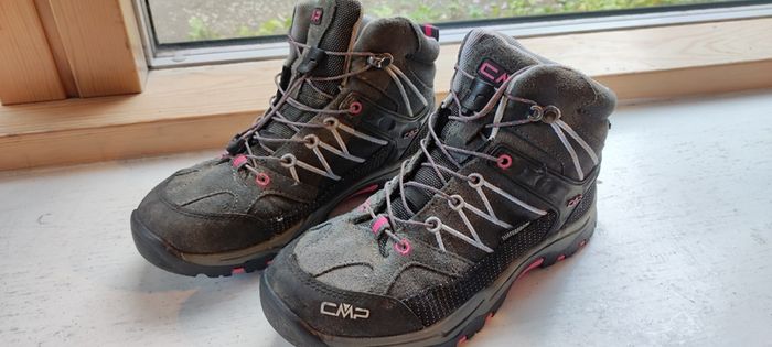 Kids hiking boots CMP brand size 35 junior
