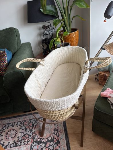 Moses Basket - Little Green Sheep with mattress protector and 2 bedsheed