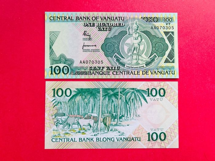 Vanuatu  100  Vatu. 1982  Pick  1a ( Uncirculated )