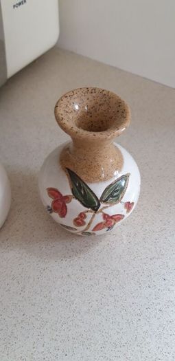 Two O'Neill Pottery Vases from 1982