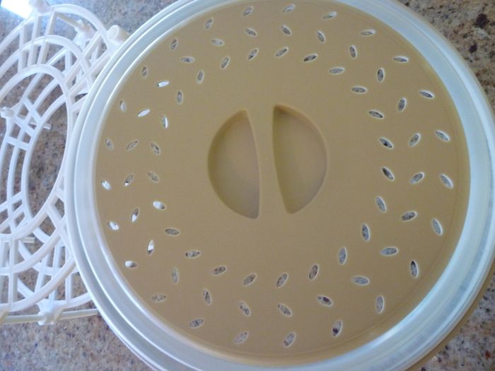 Microwave Plate Stacker & Collapsible Cover. Heat Up To 3 Dinners At Once. Excellent Condition. All fold flat for easy storage