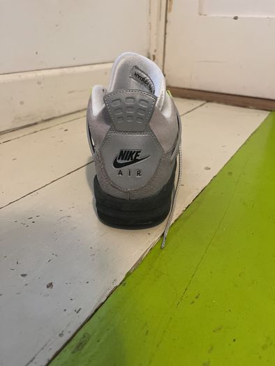 jordan 4 retro SE neon