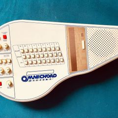 Omnichord Om-27