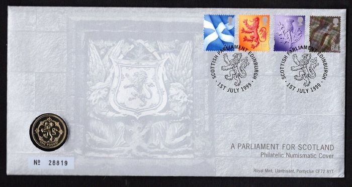 1999 Scotland A Parliament for Scotland Philatelic Numismatic Cover (PNC) with set of definitive set and UK1 coin