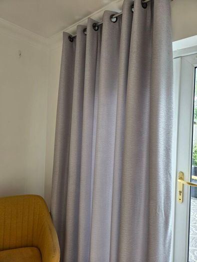 90 x 90 Curtains and Fittings.