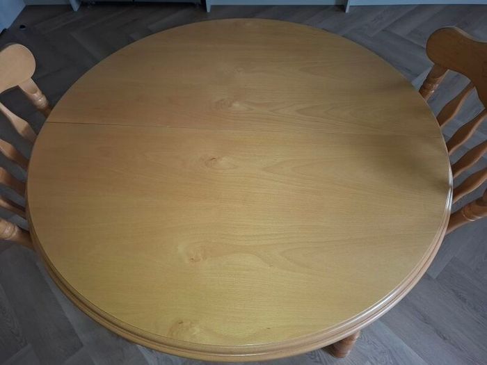 Pine extendable table & 4 chairs