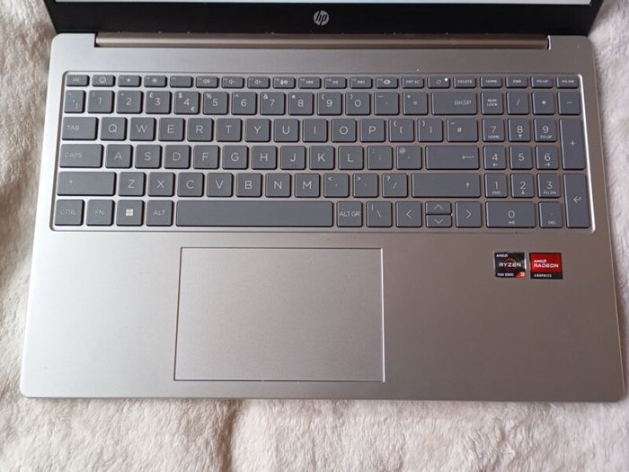 hp 15.6" laptop in perfect condition