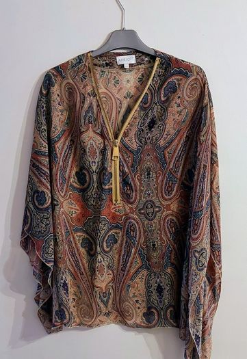 Print Top with front zip detail