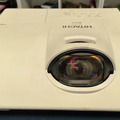 Hitachi CP-CX251N 3LCD Short Throw HDMI Home Cinema Projector (Lamp Hours: 4339H)
