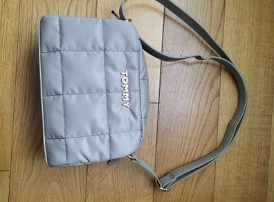 Tommy Hilfiger bag