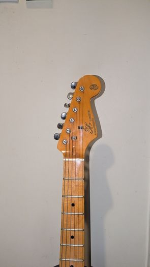 Electric guitar