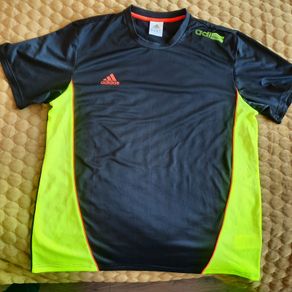 Adidas Tshirt brand new size XL