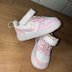 girls Nike runners infant size 4.5