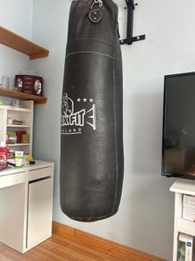 Box fit boxing bag plus wall bracket