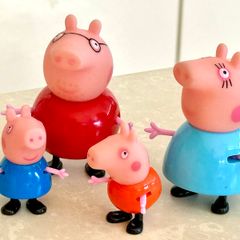Peppa Pig Peppa's Adventures Peppa's Family Figure 4-Pack, Ages 3 and Up