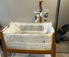Snuzpod 4 with mobile