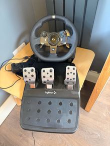 Logitech G920 Racing Wheel & Pedals for Xbox / PC