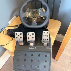 Logitech G920 Racing Wheel & Pedals for Xbox / PC