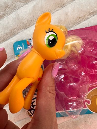 Hasbro My Little Pony Friends Applejack B8924 C1139 figure Only Please see photos