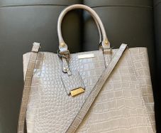 Carvela Kurt Geiger handbag. New. Grey.