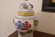 lidded pot