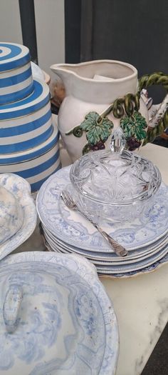 6 Cornishware Style Storage Tins