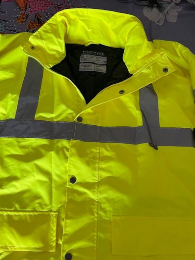 Portwest S460 - Hi-Vis Winter Bomber Jacket