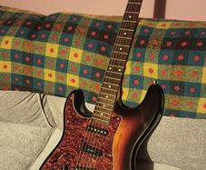 G&L Tribute legacy left handed (2012)