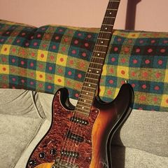 G&L Tribute legacy left handed (2012)