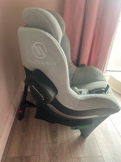 Avionaut Sky extended rear facing car seat