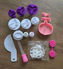 Bundle of fondant plungers