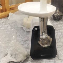 Meat Grinder + Extra Blades & Discs (Excellent Condition)