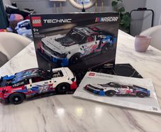 Lego 42153 Technic - NASCAR Next Gen Chevrolet Camaro ZL1