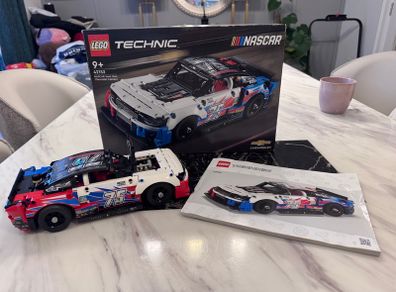Lego 42153 Technic - NASCAR Next Gen Chevrolet Camaro ZL1