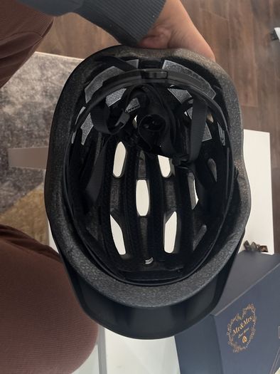 Giant bike helmet
