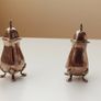 Pair of vintage elegant footed silver plated salt/pepper shakers  H 7.5cm Image 2