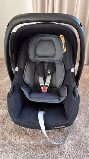 Like-New Maxi-Cosi TINCA Car Seat in Black & Grey & universal ISOFIX Maxi-Cosi FamilyFix2 for Preemie, Newborn, Baby, Toddler - 2 Piece Bundle