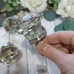 4 cut glass drawer / door knobs bnwt