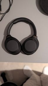 Sony Wh1000XM4 - Like New