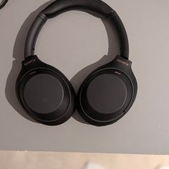 Sony Wh1000XM4 - Like New