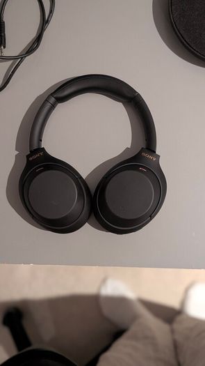 Sony Wh1000XM4 - Like New