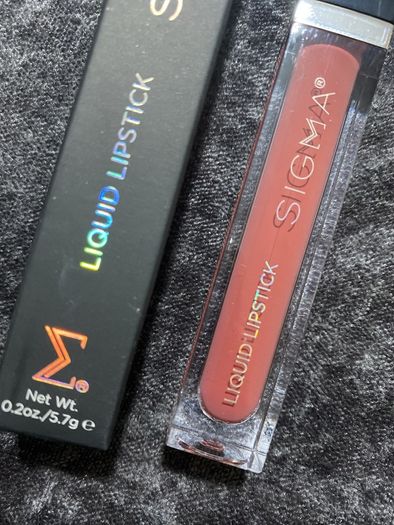 Sigma beauty matte liquid lipstick in FABLE BNIB