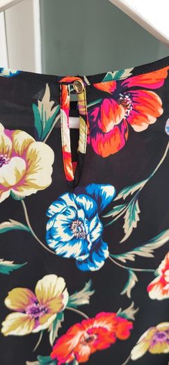 Dorothy Perkins black floral ruffle sleeve top Sz 10UK (Petite) - BNWT Rrp 32